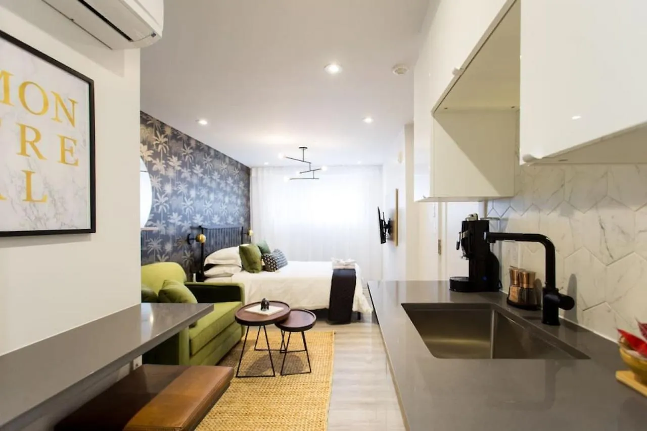 Palms Little Italy Studio With Full Bathroom By Denstays Montréal
