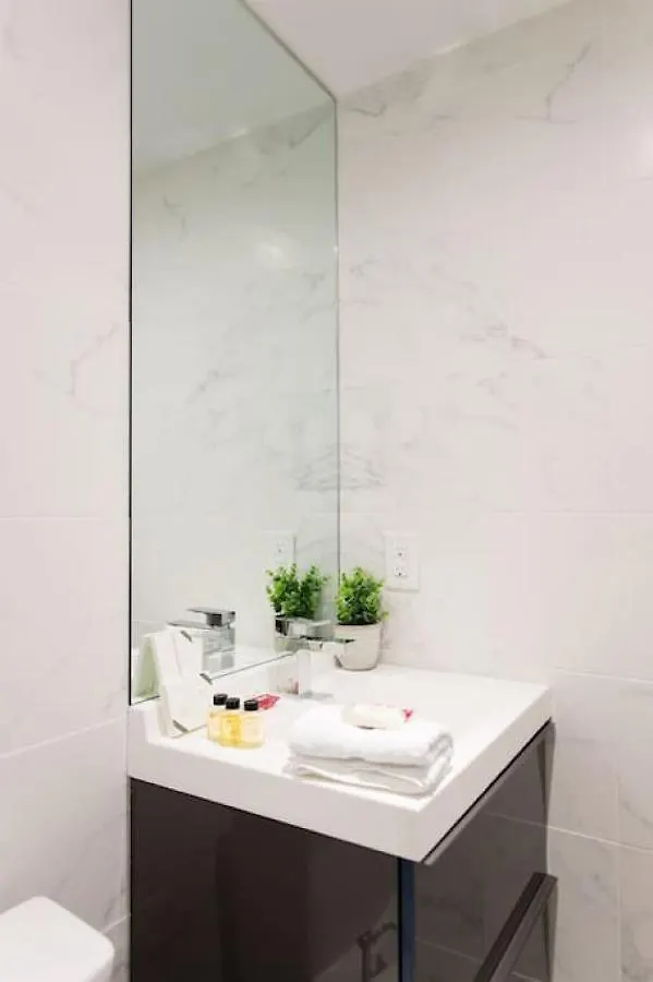 Palms Little Italy Studio With Full Bathroom By Denstays Montréal 0*,