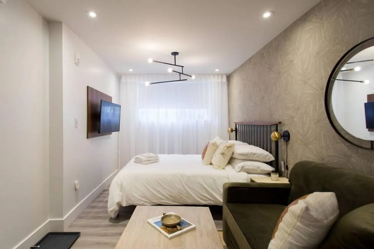 Palms Little Italy Studio With Full Bathroom By Denstays Montreal Apartment