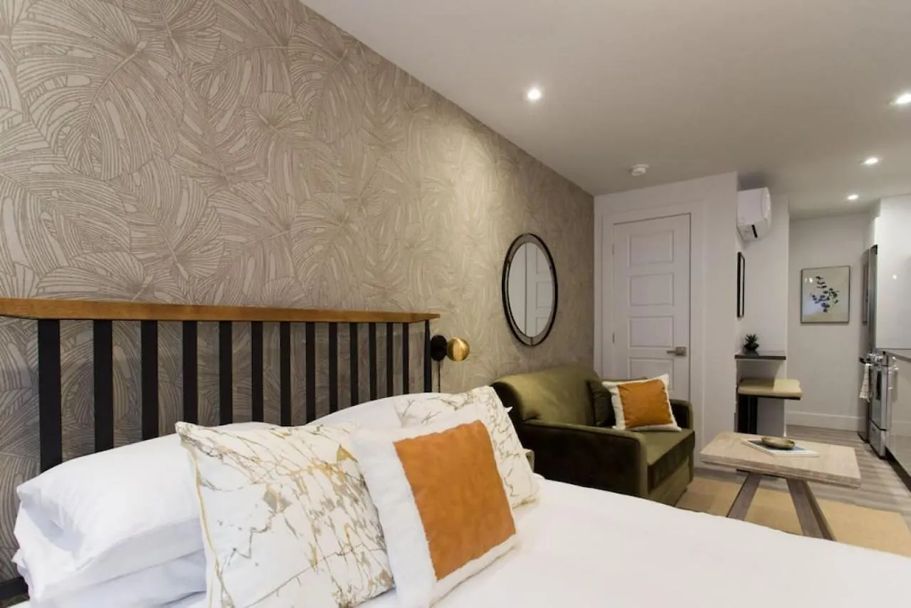 Apartment Palms Little Italy Studio With Full Bathroom By Denstays Montreal