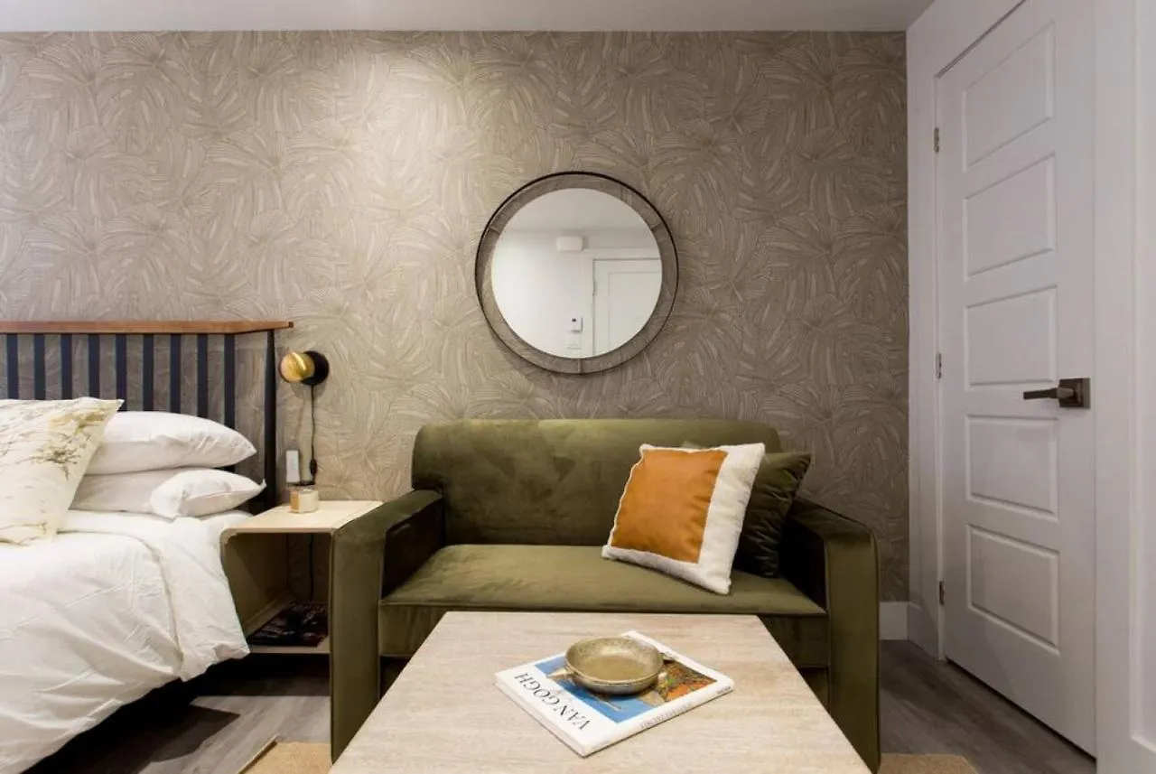 Lägenhet Palms Little Italy Studio With Full Bathroom By Denstays Montréal